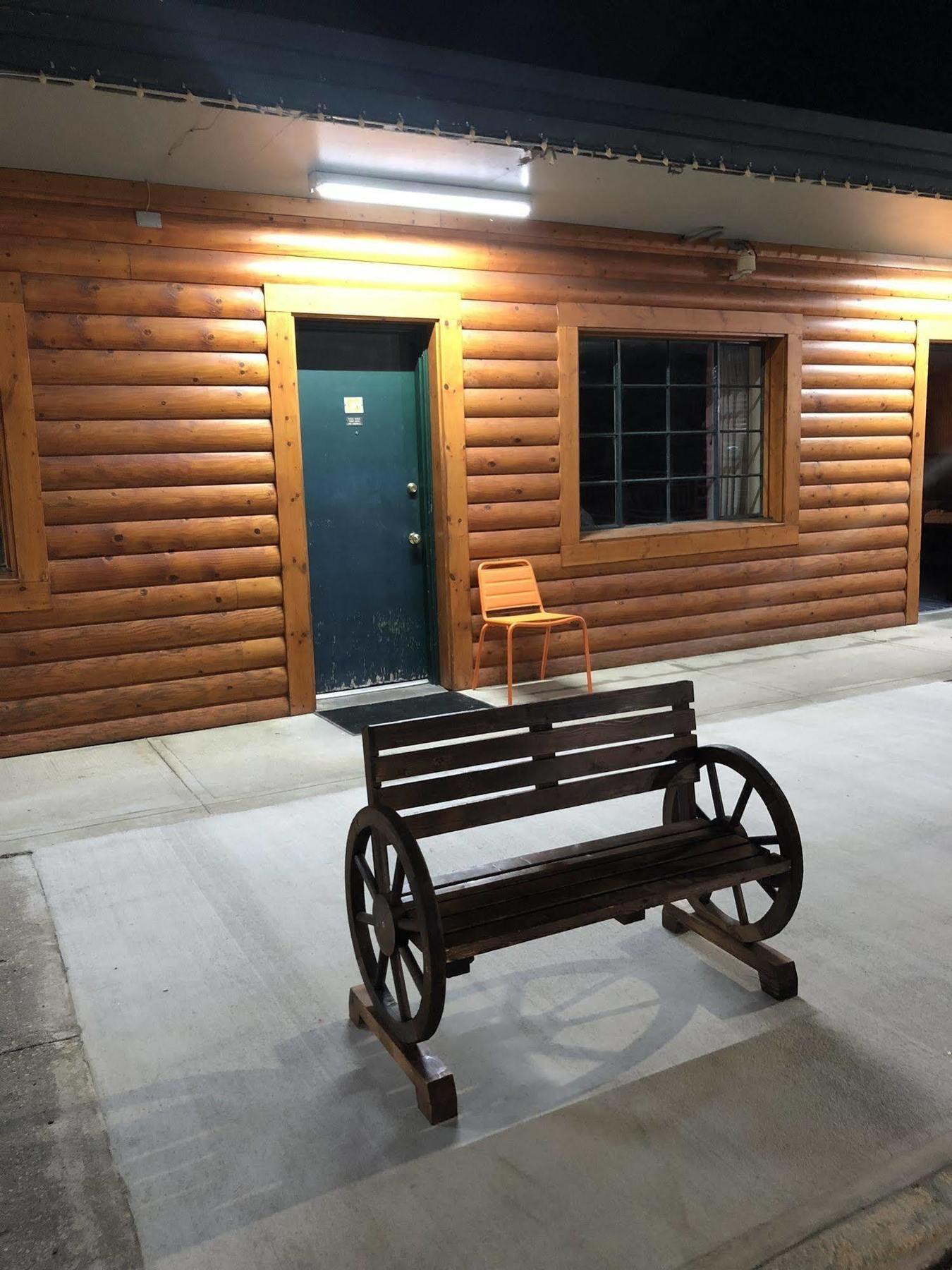Rodeway Inn Harlan Bagian luar foto