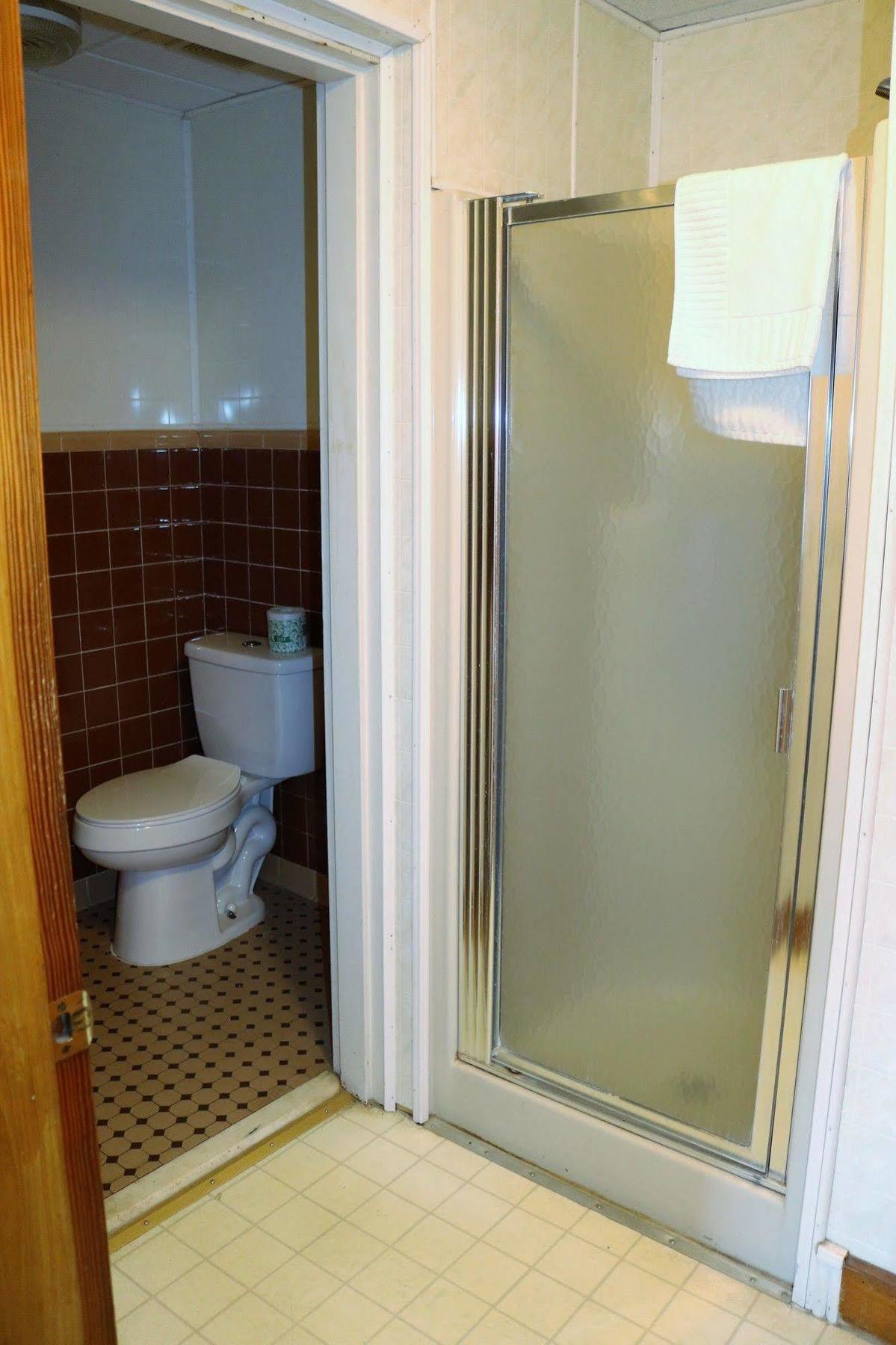 Rodeway Inn Harlan Bagian luar foto