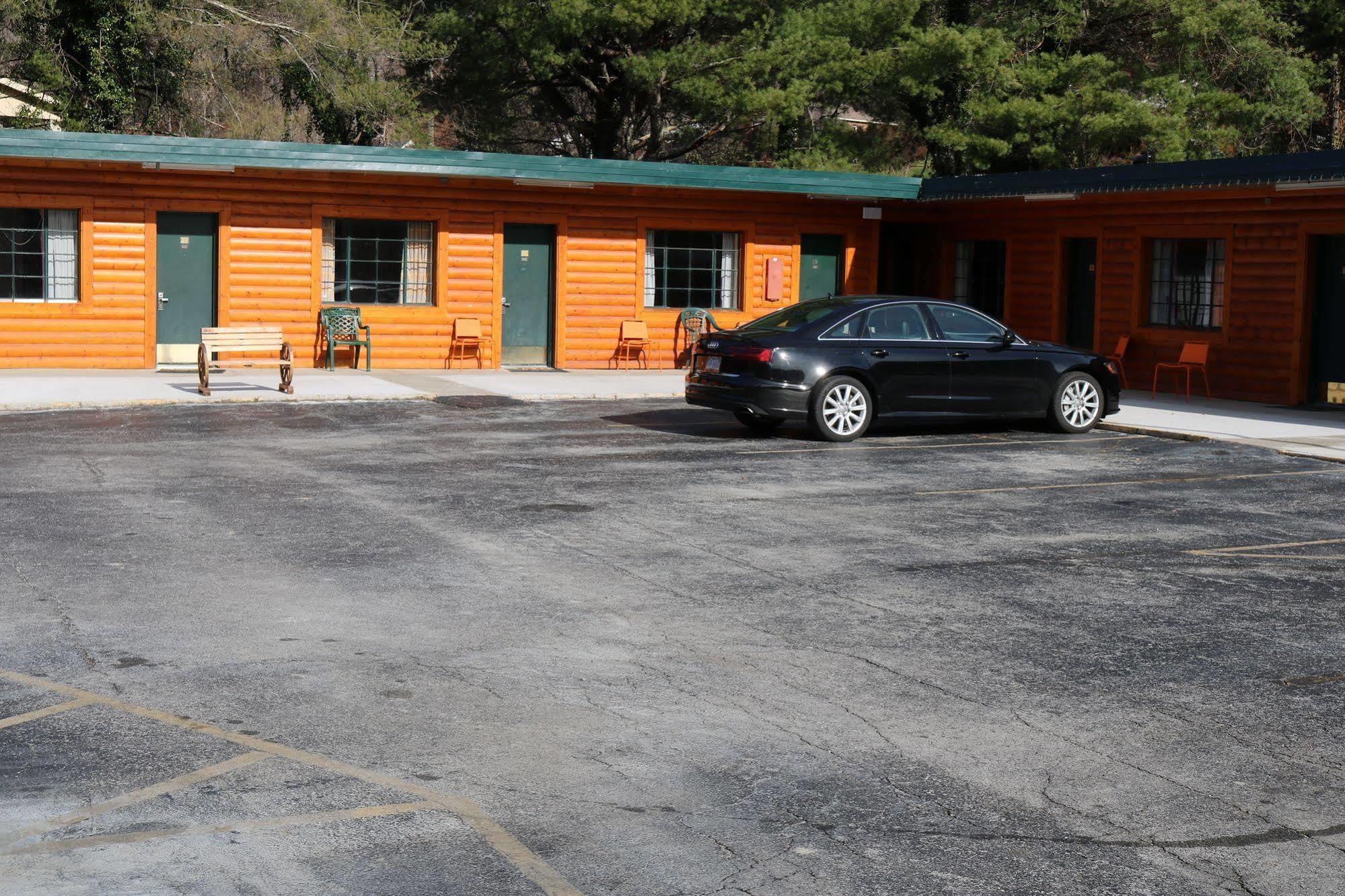 Rodeway Inn Harlan Bagian luar foto