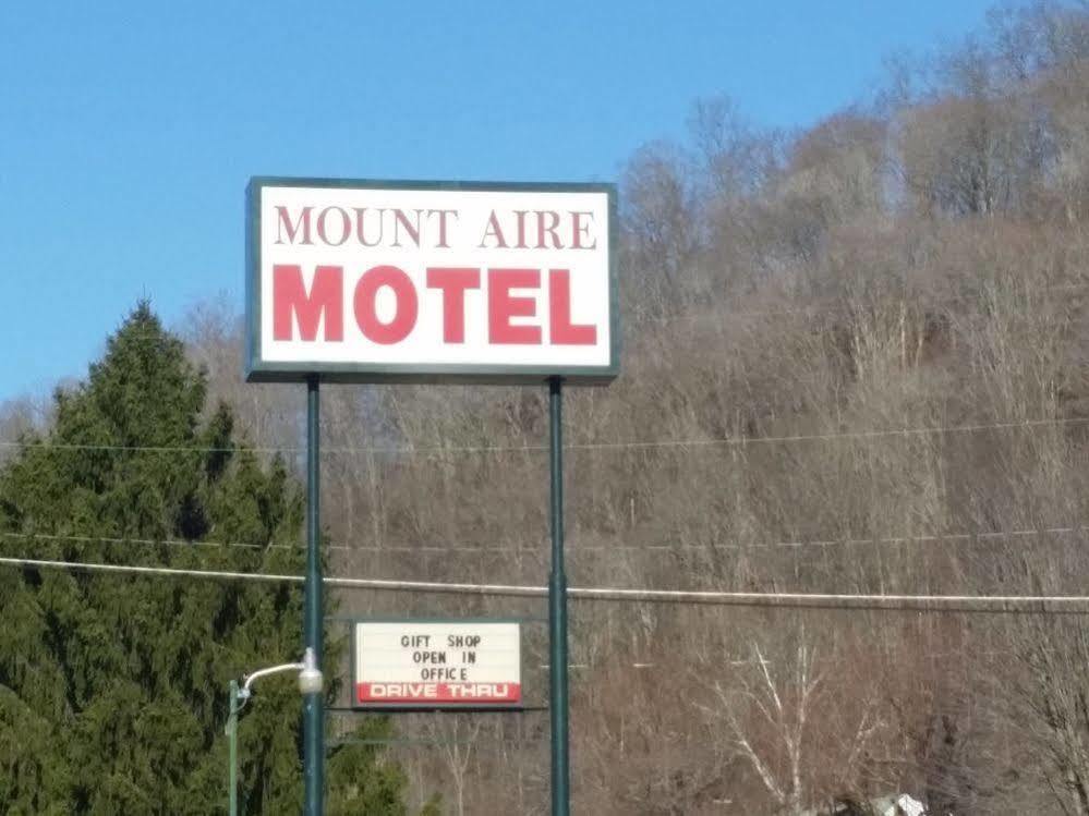 Rodeway Inn Harlan Bagian luar foto